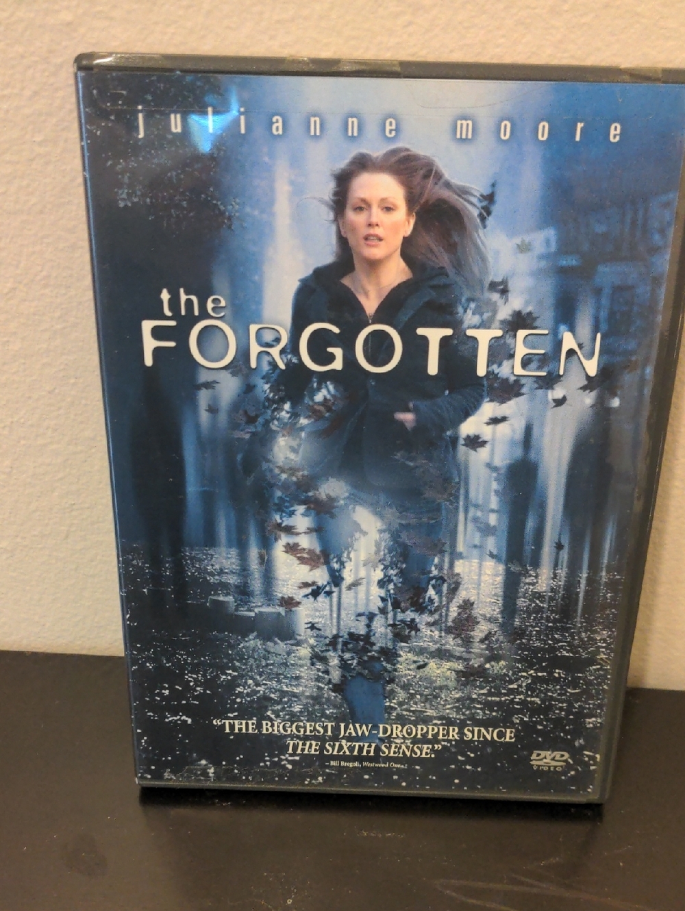 The Forgotten Film DVD Movie Jaw Dropping Plane Crash Featuring Julianne Moore